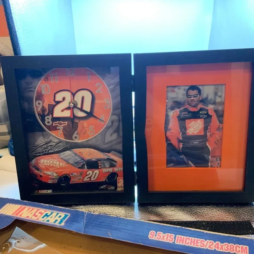 NASCAR #20 Tony Stewart Picture Frame & Clock Gift Set 9.5
